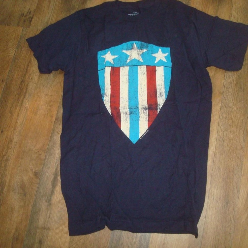 CAPTAIN‎ AMERICA 2011 VINTAGE SHIRT 00S Y2K DEADSTOCK